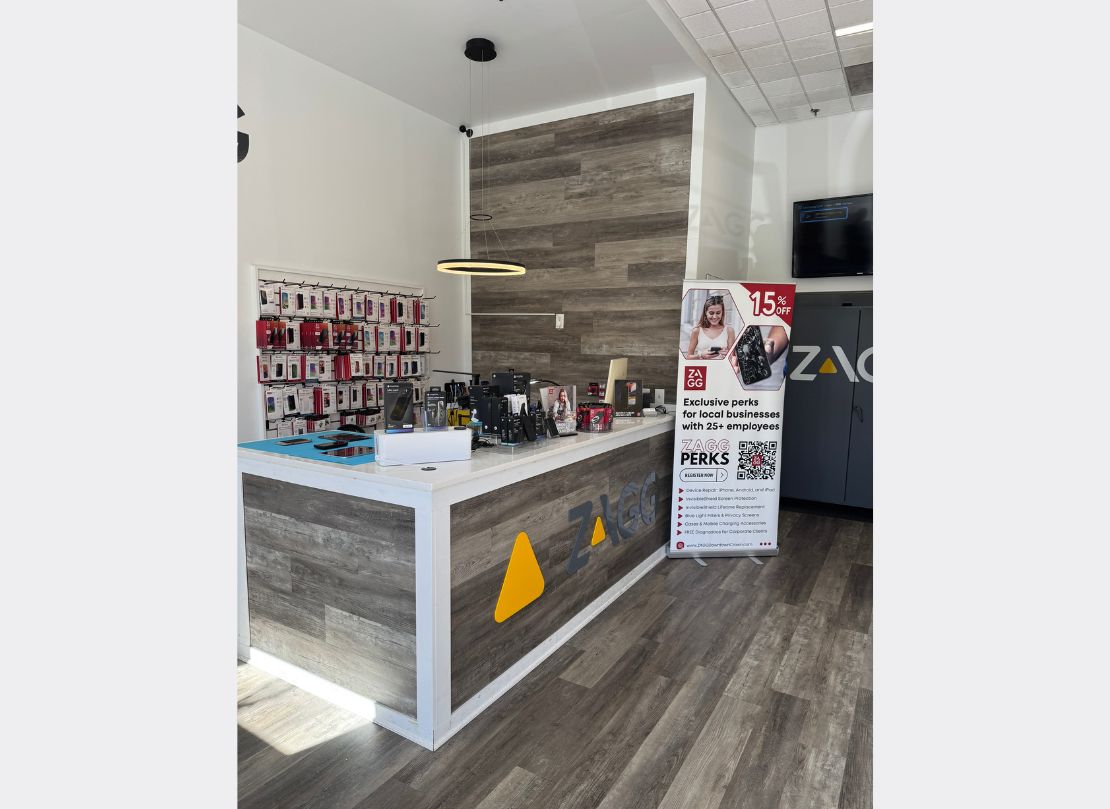zagg-downtown-crown-front-desk